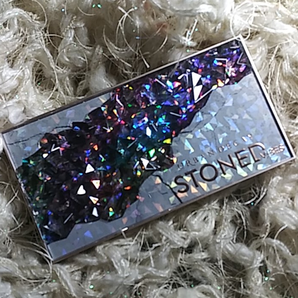URBAN DECAY STONED VIBES EYESHADOW PALETTE